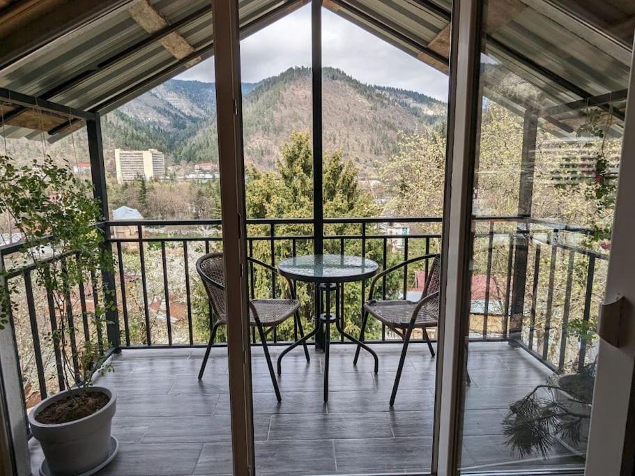 Unforgettable Attic With Balcony In Borjomi Διαμέρισμα Εξωτερικό φωτογραφία